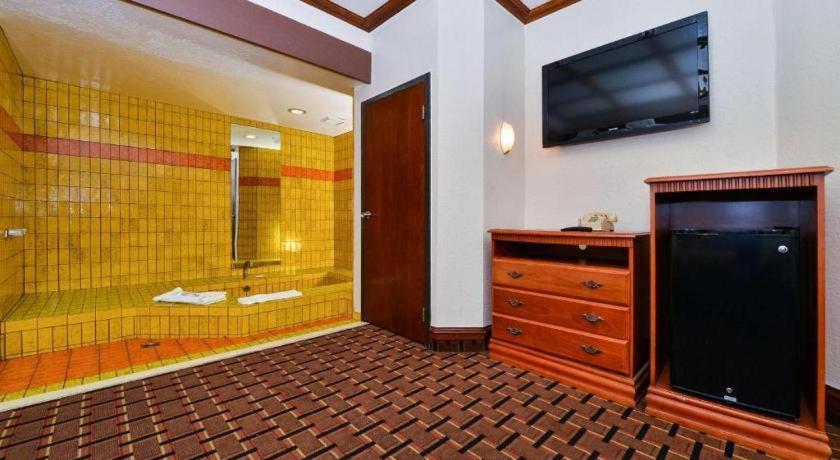Americas Best Value Inn & Suites Los Angeles Downtown Sw Exterior photo